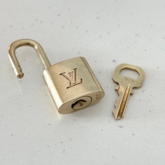 Louis Vuitton Gold Key and Lock Set 309 - Picture 1 of 5